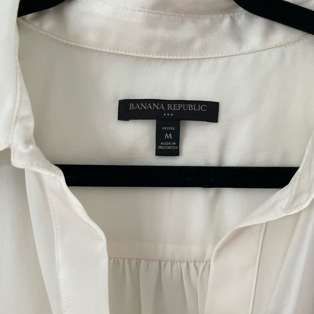 Banana republic ivory silk/satin blouse - Picture 3 of 4